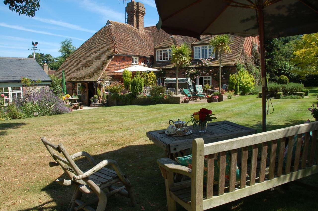 Clayton Wickham Farmhouse Bed & Breakfast Hurstpierpoint Exterior photo