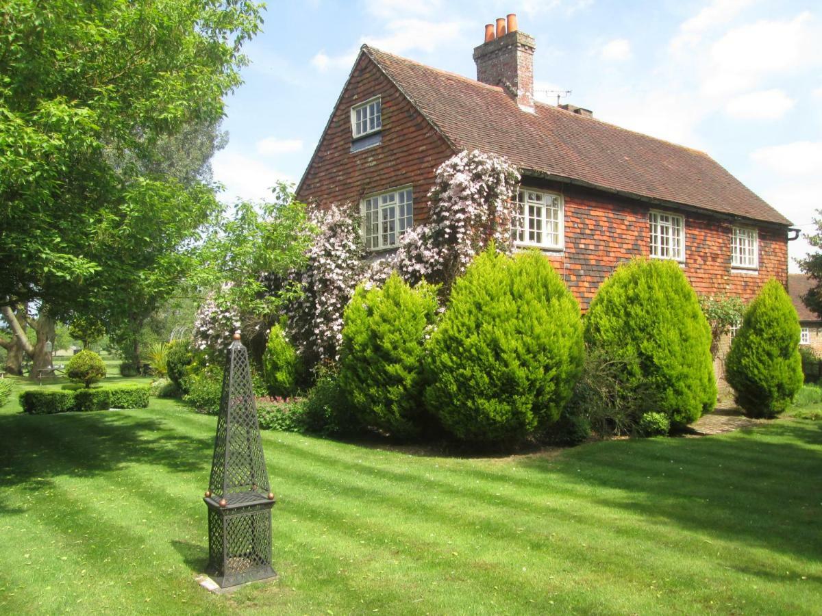 Clayton Wickham Farmhouse Bed & Breakfast Hurstpierpoint Exterior photo