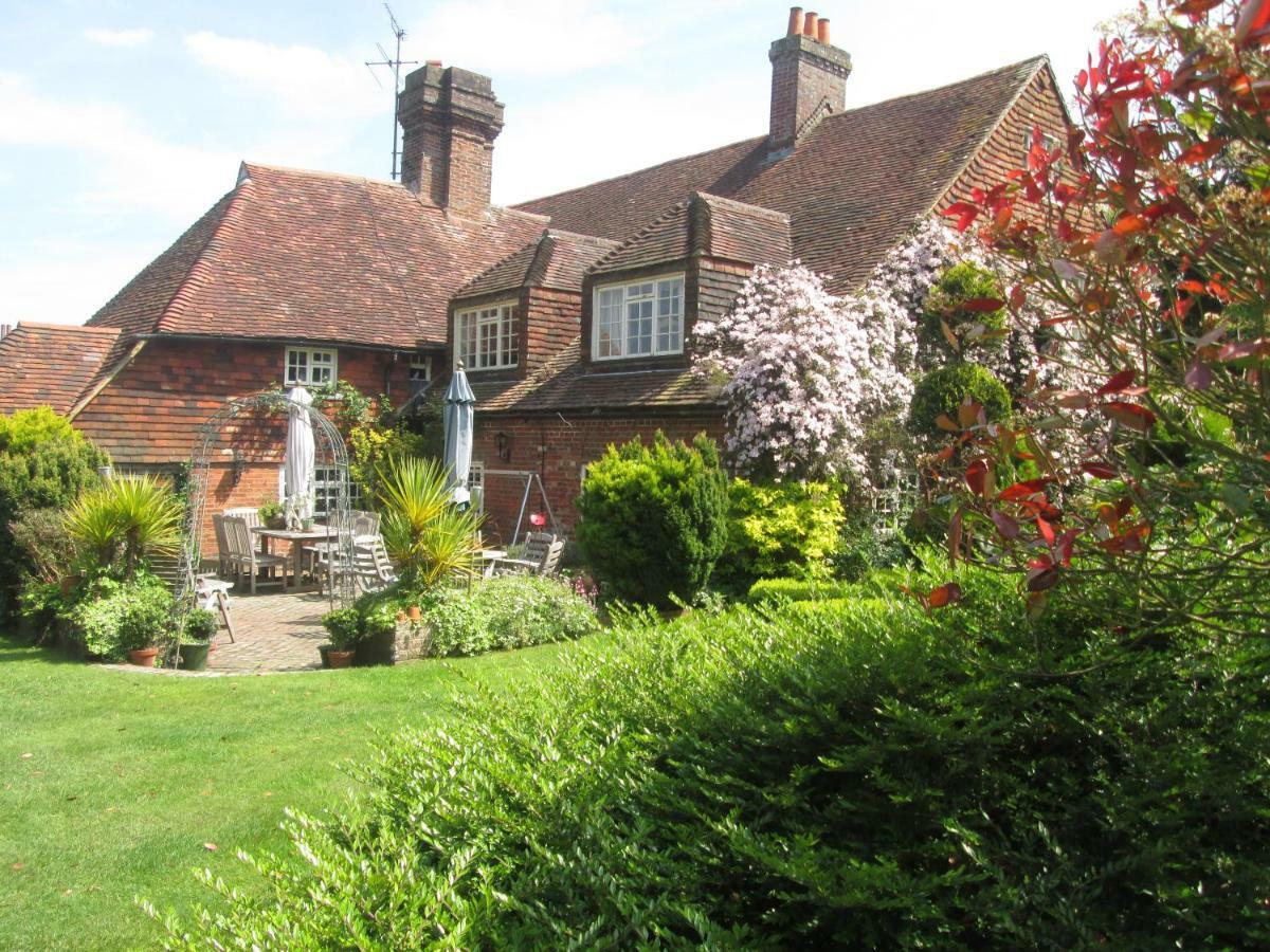 Clayton Wickham Farmhouse Bed & Breakfast Hurstpierpoint Exterior photo