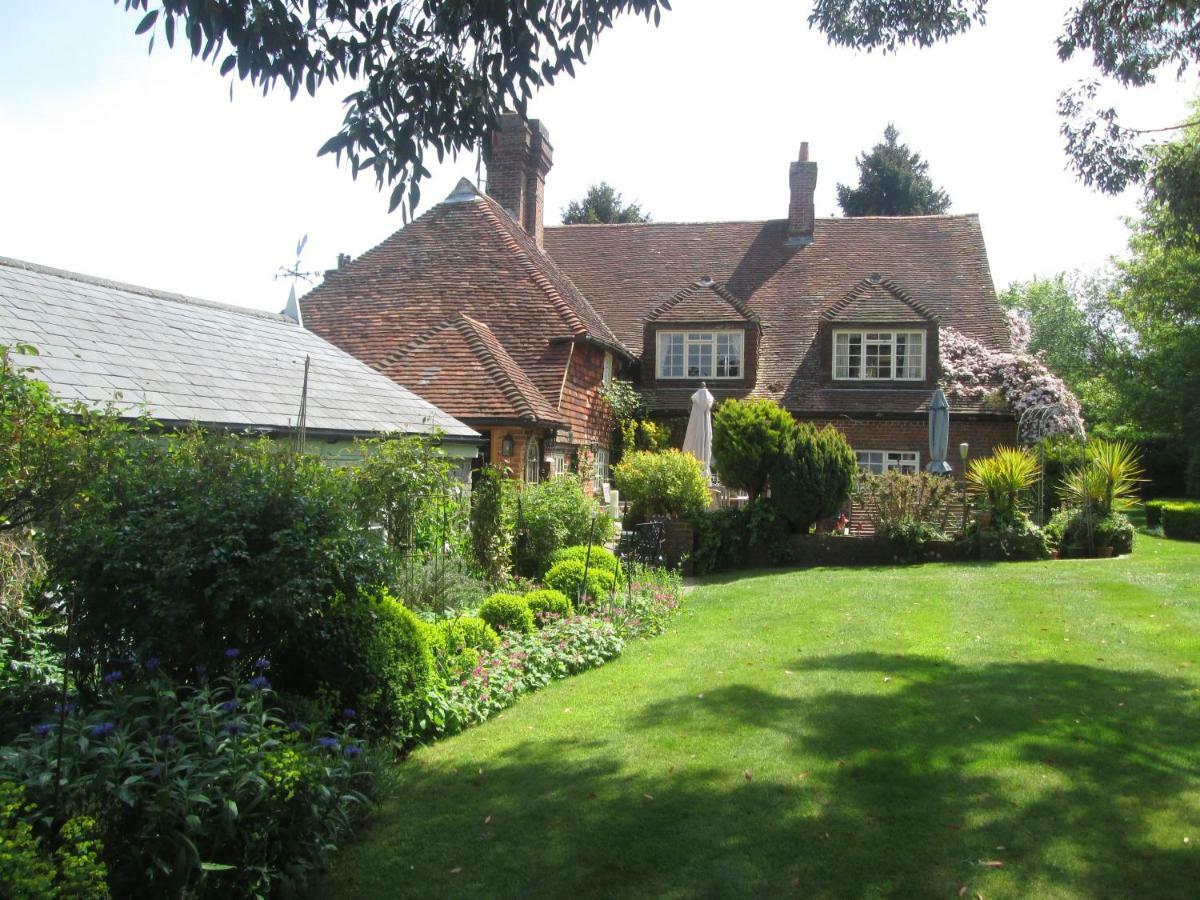 Clayton Wickham Farmhouse Bed & Breakfast Hurstpierpoint Exterior photo